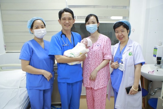 Kỳ tích nuôi sống bé sinh non nặng 400 gram