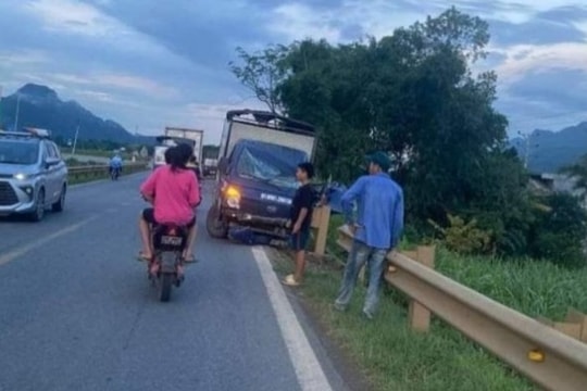 Va chạm với xe tải, người điều khiển xe máy tử vong tại chỗ