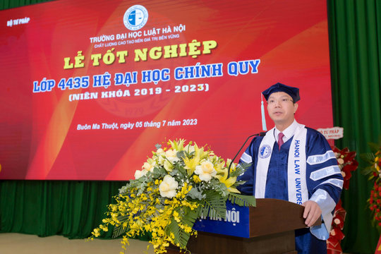 Đại học Luật Hà Nội tổ chức Lễ tốt nghiệp khóa đầu tiên hệ đại học chính quy tại Phân hiệu tỉnh Đắk Lắk