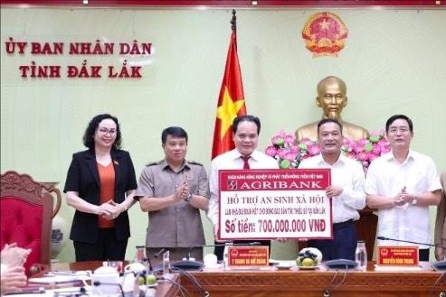 Agribank hỗ trợ 1,2 tỷ đồng thực hiện an sinh xã hội tại Đắk Lắk