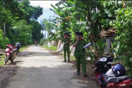 Vô cớ lao vào đánh hội đồng người đi đường