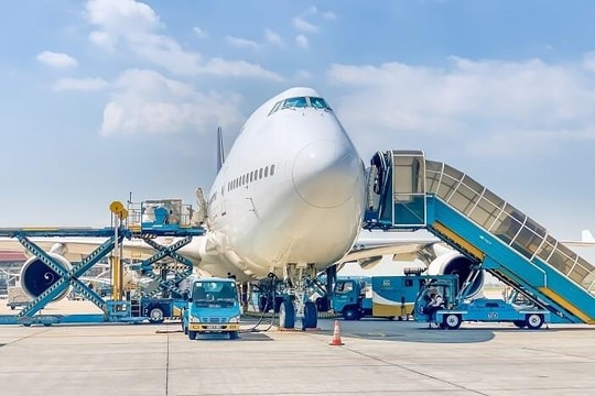 Cục Hàng không yêu cầu kiểm soát chặt vật thể lạ trong khu bay