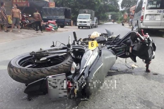Nam thanh niên ngã xe, rơi xuống hố ga tử vong
