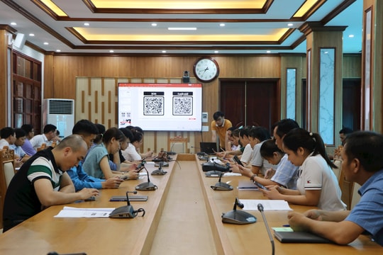 Huyện Lục Ngạn: Tập huấn ứng dụng di động trong phục vụ công dân thực hiện dịch vụ công trực tuyến
