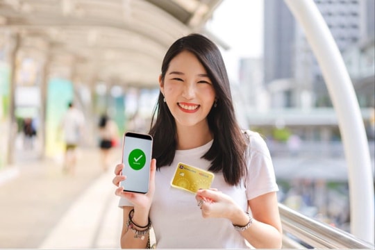 HDBank trao thưởng gần 1 tỷ đồng cho khách hàng trong chương trình “Mở siêu thẻ - nhận quà siêu lớn”