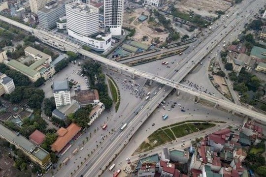 Phân luồng giao thông tại nút giao Mai Dịch phục vụ thi công