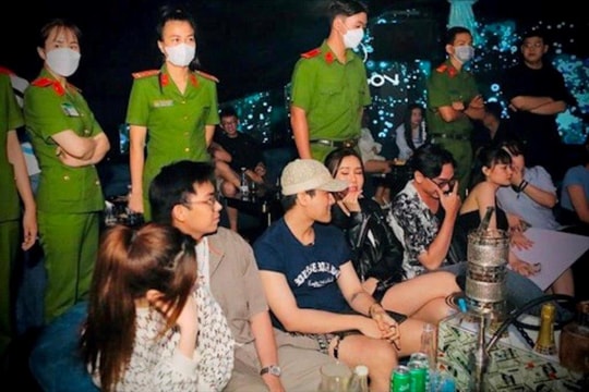 TP.HCM: Đột kích quán bar, phát hiện nhiều người dương tính với ma túy