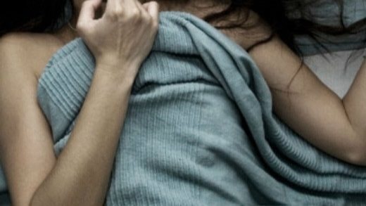 Đưa bạn gái đi nhậu rồi rủ về nhà hiếp dâm