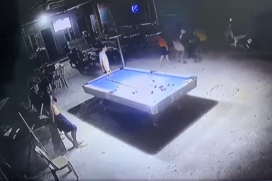 Đánh chém nhau vì tranh giành chơi bi-a