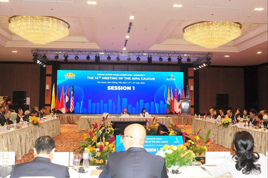 Hội nghị AIPA Caucus 14 tiến hành Phiên thảo luận thứ Nhất