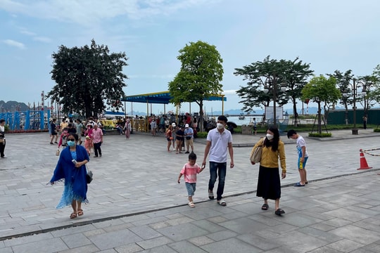 Quảng Ninh đón gần 9 triệu lượt khách du lịch