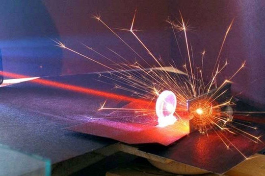 Nghiên cứu ứng dụng tia laser trong cung cấp điện