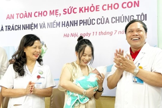 Kỳ tích nuôi sống trẻ sinh non mắc bệnh hiểm nghèo, chỉ nặng 600gram