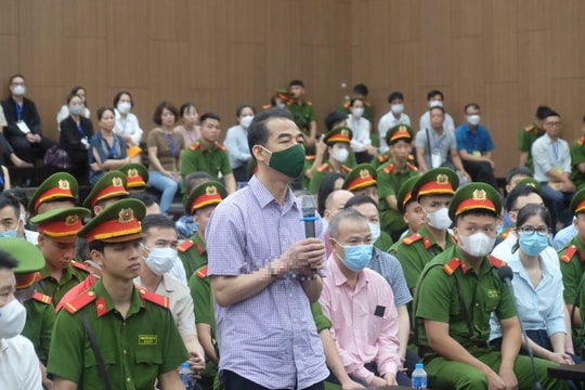 Cựu Thứ trưởng Bộ Ngoại giao: “Có nhận quà cảm ơn, nhưng không mở ra xem"