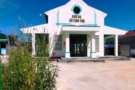 Chợ tiền tỷ xây xong “đắp chiếu” chờ tiểu thương