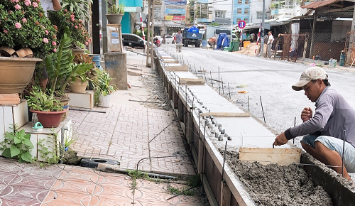Cần Thơ: Người dân lo lắng khi dự án nâng cấp đường cao hơn nền nhà