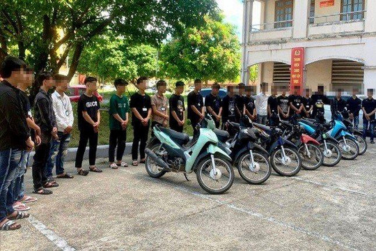 Ninh Bình: 23 thanh, thiếu niên "đại náo" trên đường