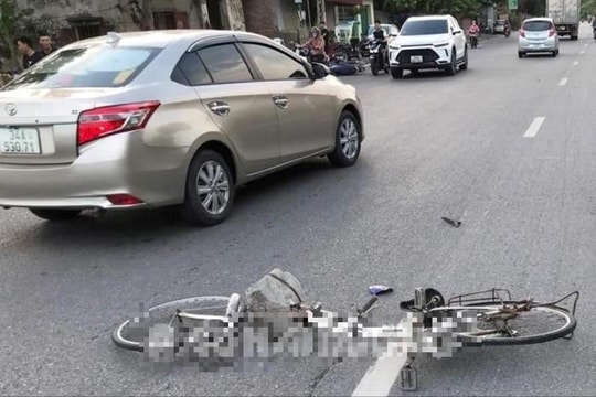 Người đàn ông đi xe đạp tử vong sau va chạm với xe máy