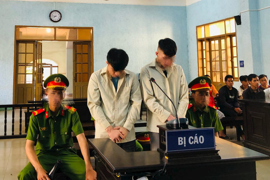 Hai thanh niên lĩnh 47 năm tù vì mua bán người