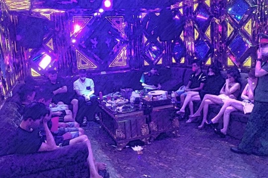 Hàng chục đối tượng dương tính với ma túy tại quán karaoke “chui”