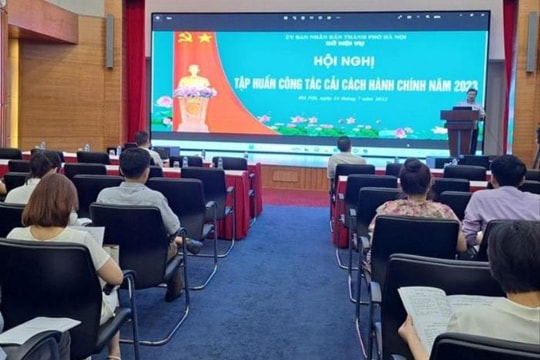 Công chức TP Hà Nội được tập huấn về đạo đức công vụ, cải cách hành chính
