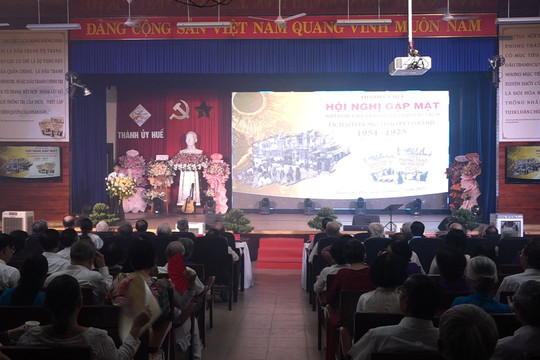 Tái bản và phát hành tập sách “Lịch sử phong trào đô thị Huế 1954 -1975”