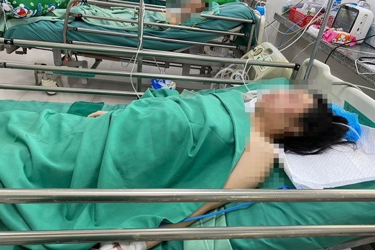 Báo động đỏ trong đêm cứu cô gái bị xe container cán ngang người