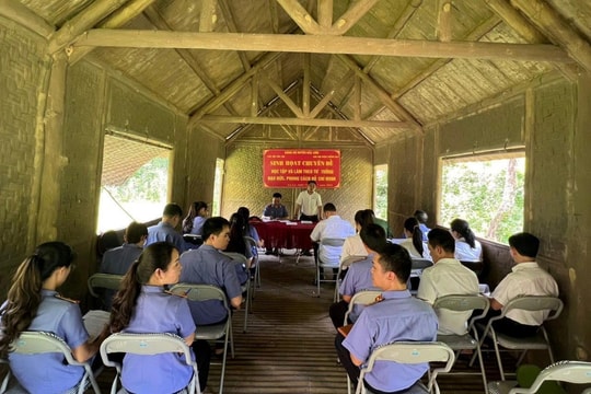 TAND huyện Bắc Sơn sinh hoạt chuyên đề tại khu di tích lịch sử Khuổi Nọi