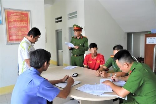 Nhân viên công ty phân bón tham ô tài sản