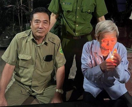 Cụ ông bị lạc gần 100km được Công an đưa về tận nhà