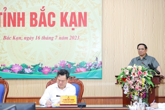 Thủ tướng Phạm Minh Chính làm việc với Ban Thường vụ Tỉnh ủy Bắc Kạn