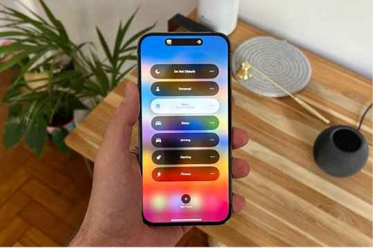 Apple đang phát triển iPhone màn hình cuộn