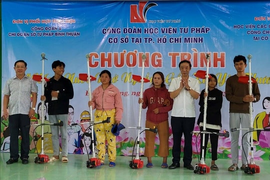 Học viện Tư pháp chăm lo cho gia đình chính sách,  người có hoàn cảnh khó khăn