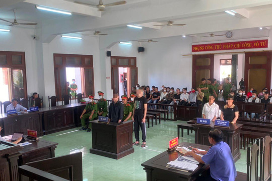 Đánh nhầm người, 2 thanh niên lĩnh án tù