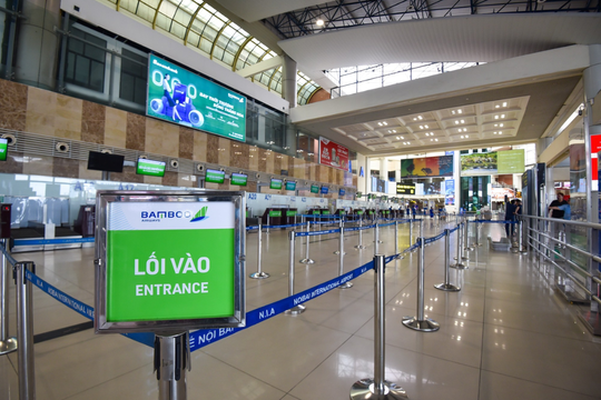 Mở cửa, khai thác trở lại 3 sân bay Nội Bài, Vân Đồn và Cát Bi