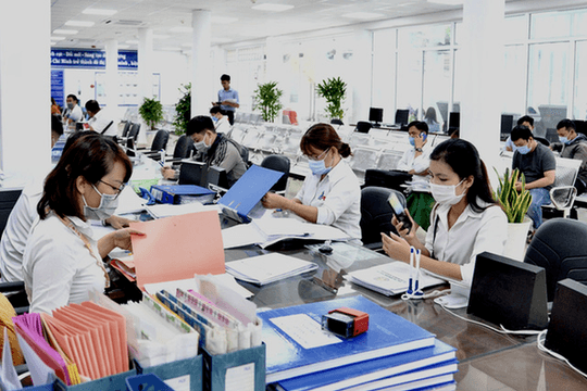 Trong một năm, gần 19.000 công chức, viên chức thôi việc