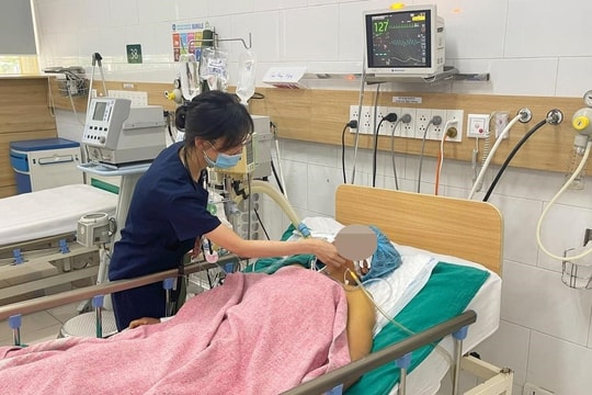 Cả gia đình ngộ độc nấm rừng, 3 người tử vong