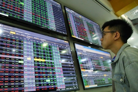 Loạt doanh nghiệp bị xử phạt trên thị trường chứng khoán