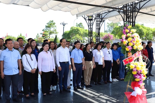 Báo Công lý tri ân miền đất lửa