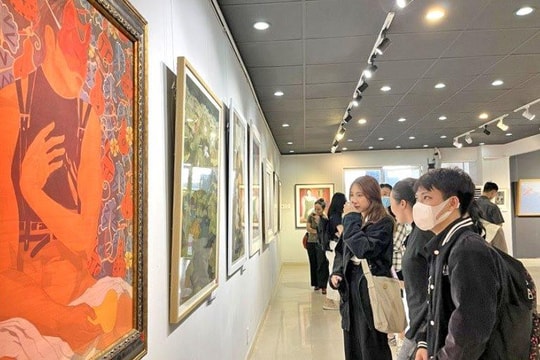 Tổ chức Triển lãm Tranh lụa Việt Nam tại Pháp năm 2023