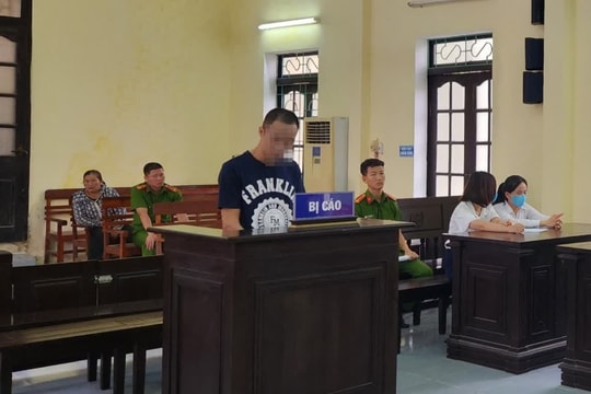 Cán bộ ngân hàng chiếm đoạt tiền khách hàng để đánh bạc