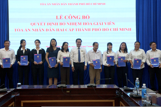 TAND TP.HCM trao quyết định bổ nhiệm 20 Hòa giải viên