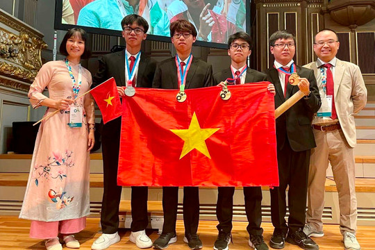 Đội tuyển quốc gia Việt Nam giành 4 huy chương tại Olympic Hóa học Quốc tế