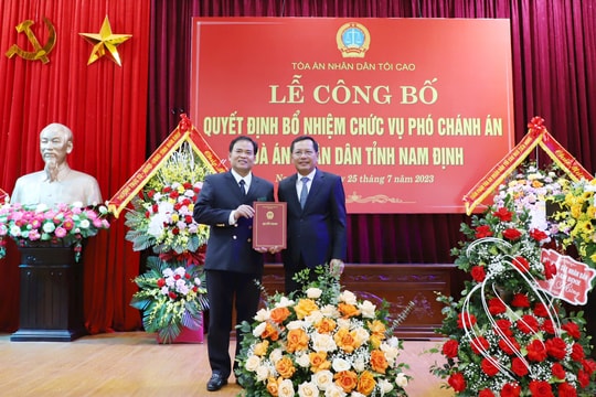 Trao quyết định bổ nhiệm Phó Chánh án TAND tỉnh Nam Định