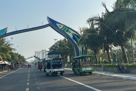 Tạm giữ 32 xe điện 4 bánh tại Hải Tiến