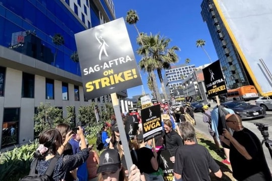 Cuộc đình công của SAG-AFTRA để lộ những góc khuất của Hollywood