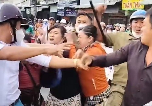Thông tin liên quan đến clip cán bộ xô xát với tiểu thương tại TP Cà Mau