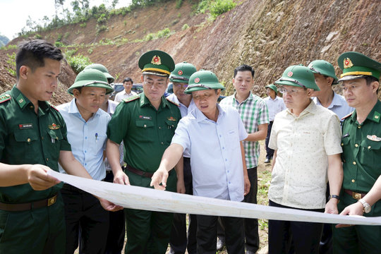 TT-Huế: Khảo sát đường tuần tra biên giới huyện A Lưới
