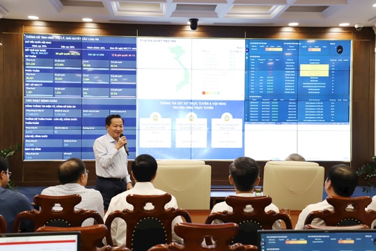 Phó Thủ tướng Lê Minh Khái thăm Trung tâm Giám sát và Điều hành hoạt động TAND