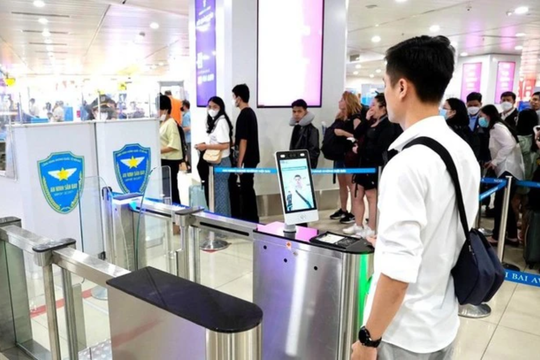 Còn bất cập, vướng mắc khi dùng tài khoản định danh đi máy bay